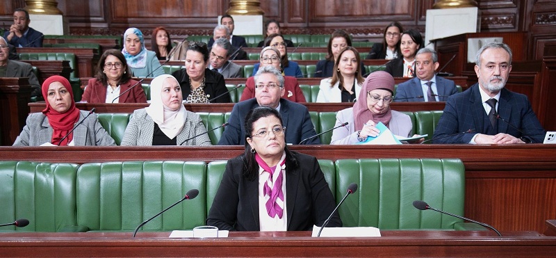 في نقاش مشروع قانون المالية لسنة 2025..   مطالبة بالتقليص من المديونية وترشيد الامتيازات الجبائية